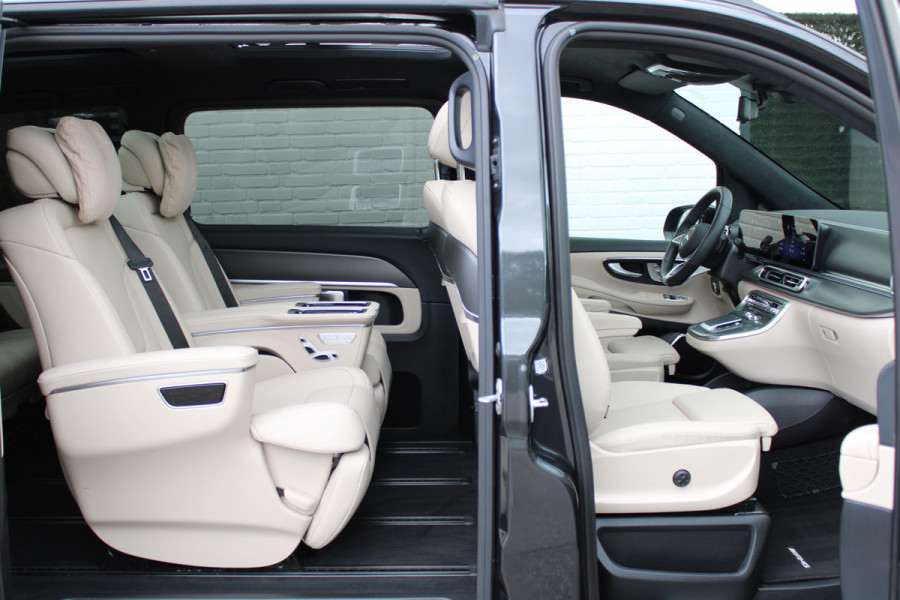Mercedes-Benz V-Klasse 300d / AMG / DC / Exclusive / 4-Matic / Pano / Luchtv / Elec Stoel voor+achter / Burmester / Vol Opties / NIEUWSTAAT