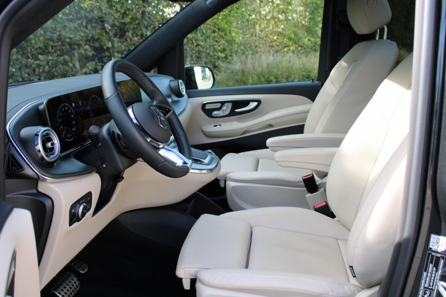 Mercedes-Benz V-Klasse 300d / AMG / DC / Exclusive / 4-Matic / Pano / Luchtv / Elec Stoel voor+achter / Burmester / Vol Opties / NIEUWSTAAT