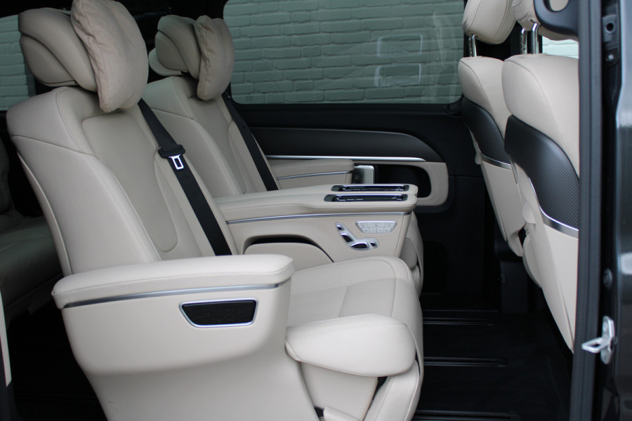 Mercedes-Benz V-Klasse 300d / AMG / DC / Exclusive / 4-Matic / Pano / Luchtv / Elec Stoel voor+achter / Burmester / Vol Opties / NIEUWSTAAT