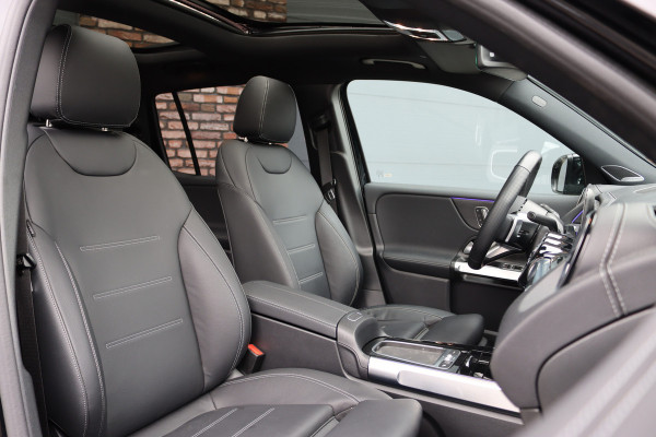 Mercedes-Benz EQB 350 4MATIC AMG Line 71 kWh | Panoramadak | Leder | Memory | Burmester | HUD | Trekhaak | Surround Camera | Verwarmd Stuurwiel | Night Pakket | Augmented Reality |