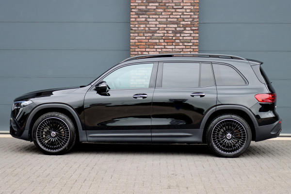 Mercedes-Benz EQB 350 4MATIC AMG Line 71 kWh | Panoramadak | Leder | Memory | Burmester | HUD | Trekhaak | Surround Camera | Verwarmd Stuurwiel | Night Pakket | Augmented Reality |