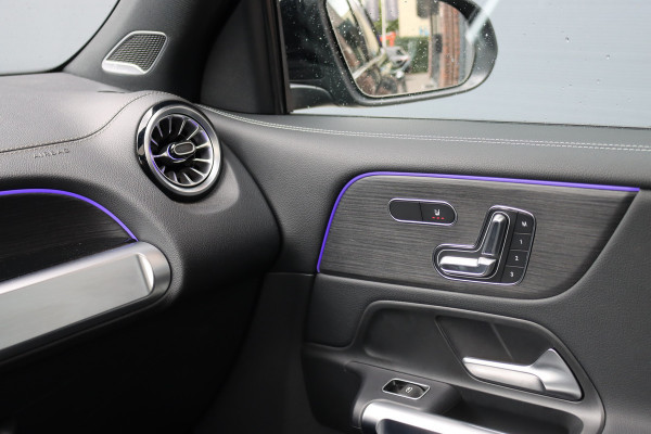 Mercedes-Benz EQB 350 4MATIC AMG Line 71 kWh | Panoramadak | Leder | Memory | Burmester | HUD | Trekhaak | Surround Camera | Verwarmd Stuurwiel | Night Pakket | Augmented Reality |