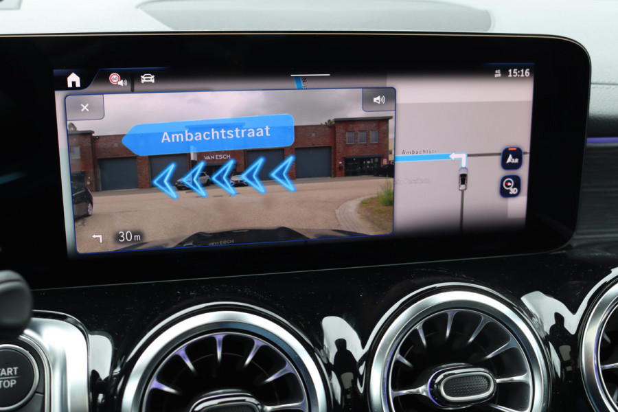 Mercedes-Benz EQB 350 4MATIC AMG Line 71 kWh | Panoramadak | Leder | Memory | Burmester | HUD | Trekhaak | Surround Camera | Verwarmd Stuurwiel | Night Pakket | Augmented Reality |