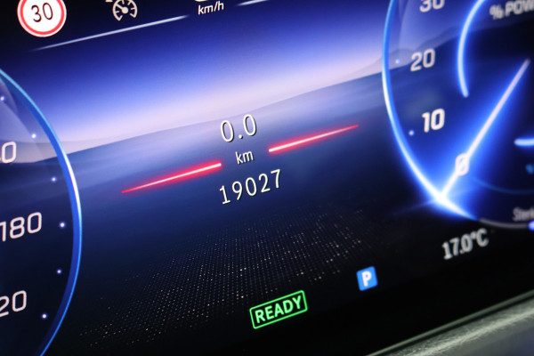 Mercedes-Benz EQB 350 4MATIC AMG Line 71 kWh | Panoramadak | Leder | Memory | Burmester | HUD | Trekhaak | Surround Camera | Verwarmd Stuurwiel | Night Pakket | Augmented Reality |