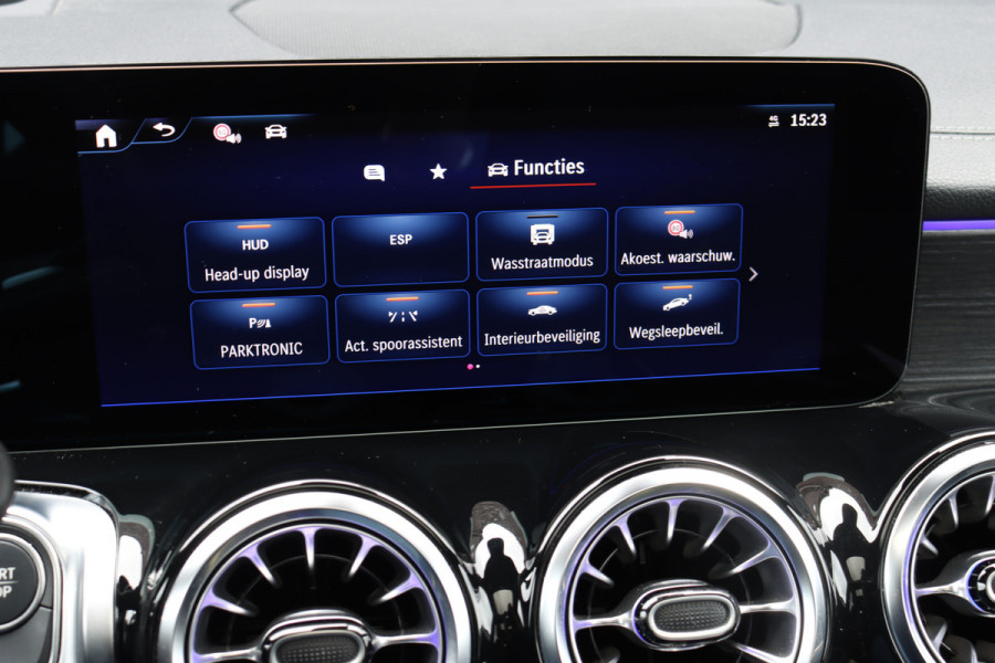 Mercedes-Benz EQB 350 4MATIC AMG Line 71 kWh | Panoramadak | Leder | Memory | Burmester | HUD | Trekhaak | Surround Camera | Verwarmd Stuurwiel | Night Pakket | Augmented Reality |