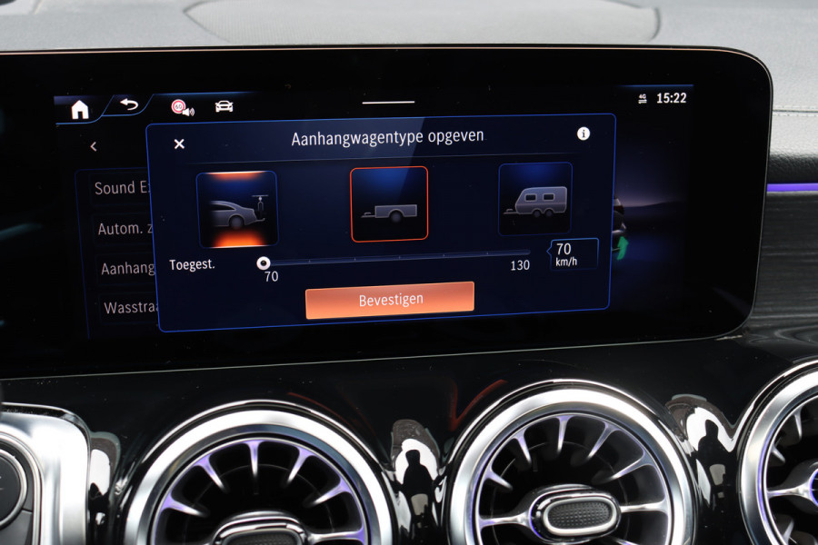 Mercedes-Benz EQB 350 4MATIC AMG Line 71 kWh | Panoramadak | Leder | Memory | Burmester | HUD | Trekhaak | Surround Camera | Verwarmd Stuurwiel | Night Pakket | Augmented Reality |