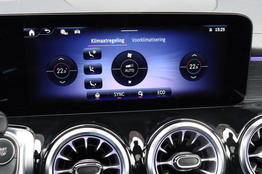 Mercedes-Benz EQB 350 4MATIC AMG Line 71 kWh | Panoramadak | Leder | Memory | Burmester | HUD | Trekhaak | Surround Camera | Verwarmd Stuurwiel | Night Pakket | Augmented Reality |