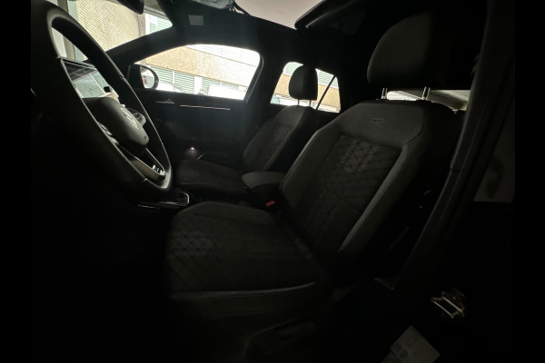 Volkswagen T-Roc 1.5 TSI R-Line Edition Pano|ACC|Lane Assist|Keyless
