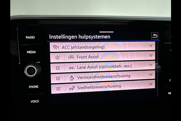 Volkswagen T-Roc 1.5 TSI R-Line Edition Pano|ACC|Lane Assist|Keyless