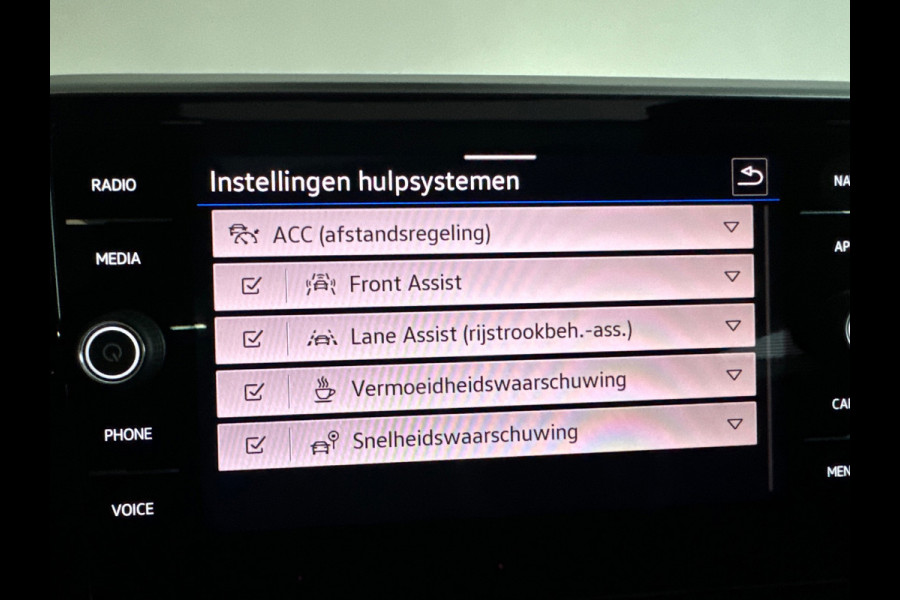 Volkswagen T-Roc 1.5 TSI R-Line Edition Pano|ACC|Lane Assist|Keyless