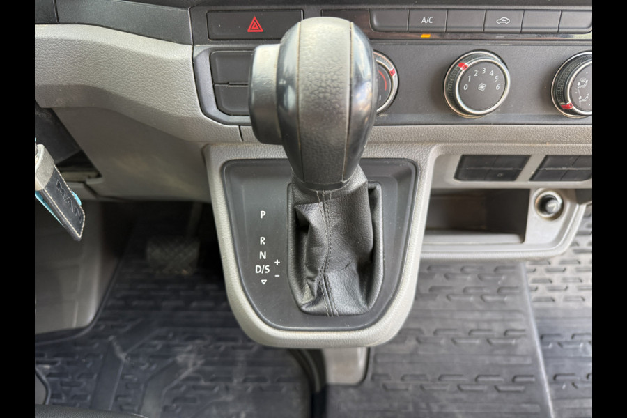 Volkswagen Crafter 3.140 2.0 TDI Automaat Open Laadbak Kist Dubbele cabine 6-persoons Airco Trekhaak Navigatie Carplay Pritische Pickup Open Box