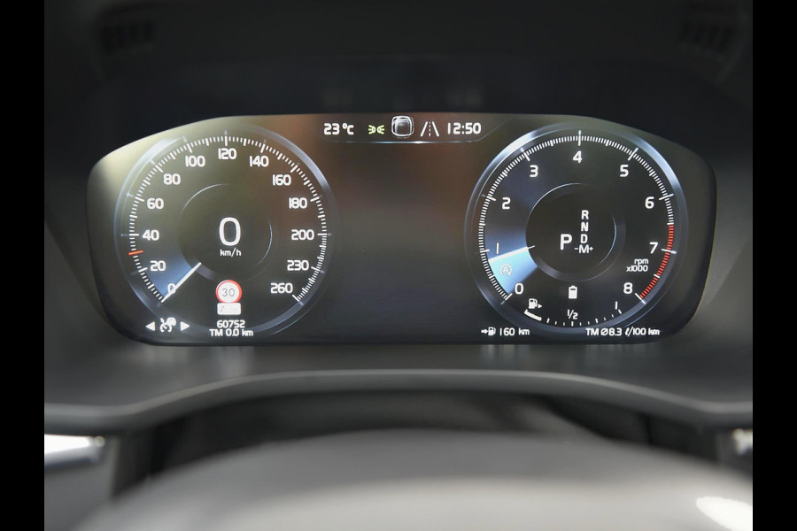 Volvo XC60 2.0 B5 Inscription Pano ACC Leren bekleding 360* H&K