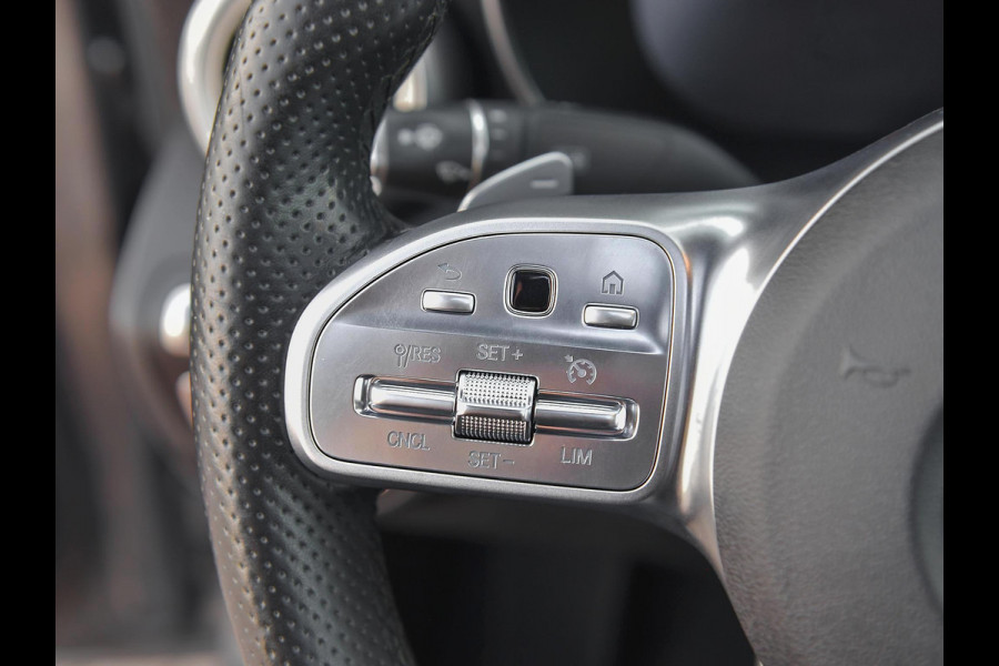 Mercedes-Benz C-Klasse 160 Business Solution AMG Panoramadak Digitaal display Alcantara Navi Carma
