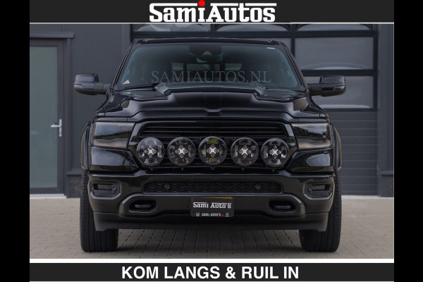 Dodge Ram BLACK OPS | 5.7 V8 HEMI | WIDEBODY HULK | OPEN UITLAAT KLEP | ZEER DIK | DUBBELE CABINE | DC | 5 PERSOONS | GRIJS KENETEKEN | EXTRA BREDE WIELEN IN HET BRONS | MEGA DIK | 3500KG TREKVERMOGEN |
