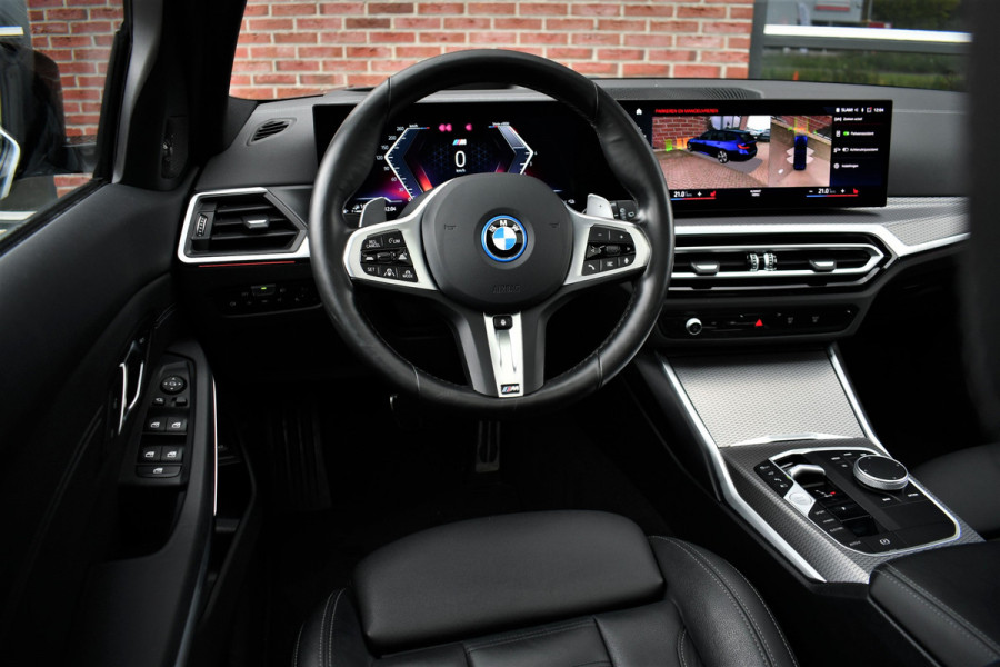 BMW 3 Serie Touring 330e xDrive M-Sport Pro Pano DA-Prof 360 HUD H/K E-zetels 19inch