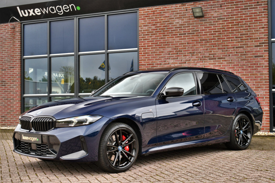 BMW 3 Serie Touring 330e xDrive M-Sport Pro Pano DA-Prof 360 HUD H/K E-zetels 19inch