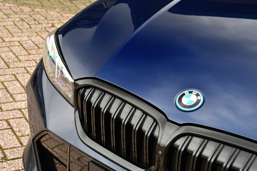 BMW 3 Serie Touring 330e xDrive M-Sport Pro Pano DA-Prof 360 HUD H/K E-zetels 19inch