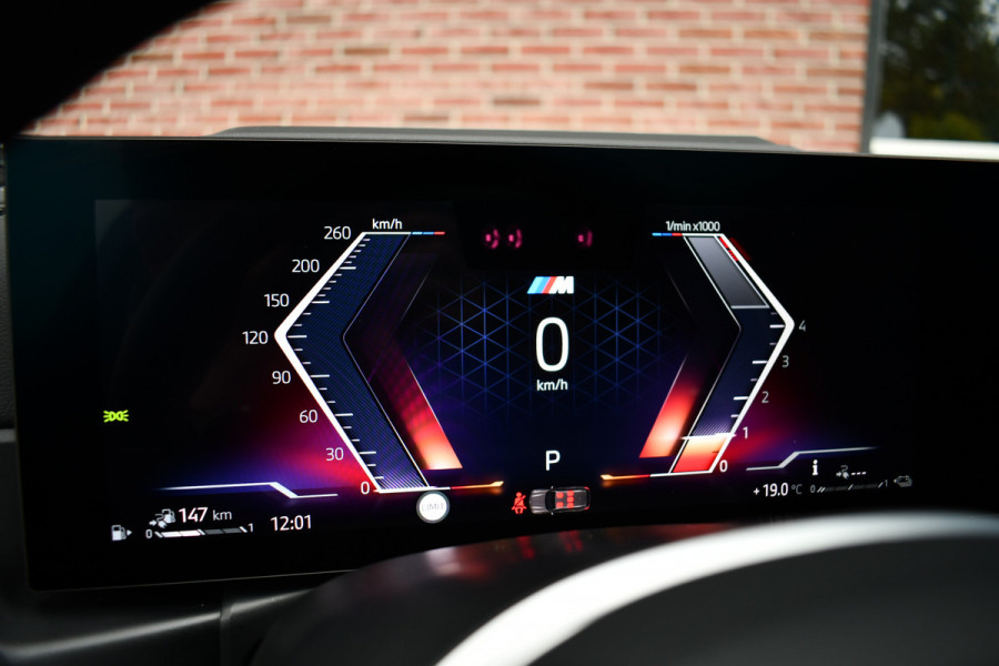 BMW 3 Serie Touring 330e xDrive M-Sport Pro Pano DA-Prof 360 HUD H/K E-zetels 19inch