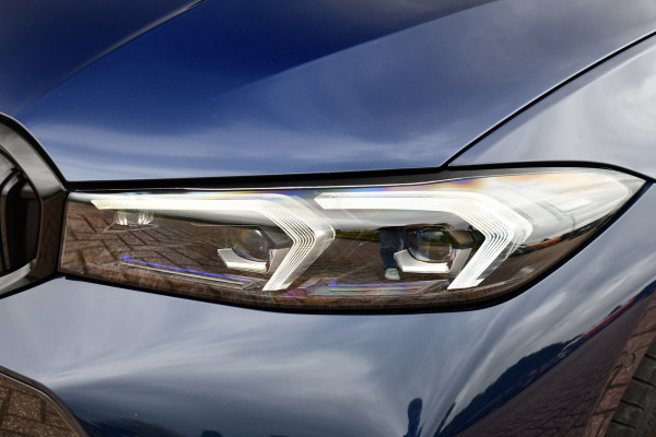 BMW 3 Serie Touring 330e xDrive M-Sport Pro Pano DA-Prof 360 HUD H/K E-zetels 19inch