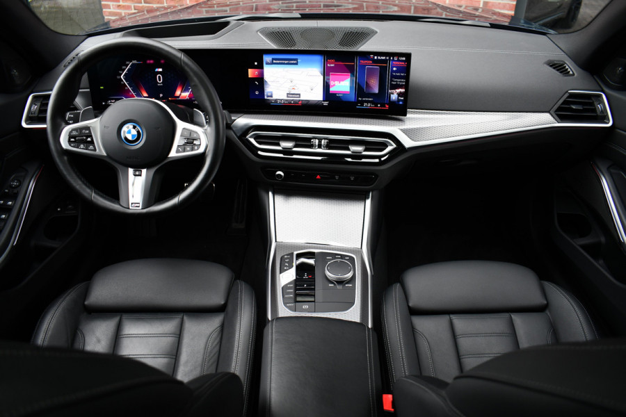 BMW 3 Serie Touring 330e xDrive M-Sport Pro Pano DA-Prof 360 HUD H/K E-zetels 19inch