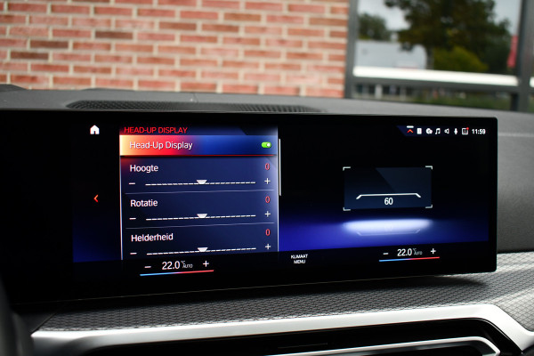 BMW 3 Serie Touring 330e xDrive M-Sport Pro Pano DA-Prof 360 HUD H/K E-zetels 19inch