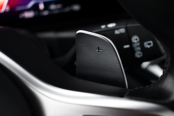 BMW 3 Serie Touring 330e xDrive M-Sport Pro Pano DA-Prof 360 HUD H/K E-zetels 19inch