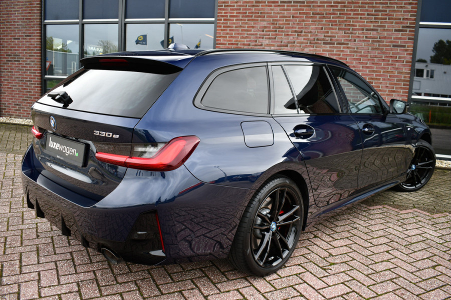 BMW 3 Serie Touring 330e xDrive M-Sport Pro Pano DA-Prof 360 HUD H/K E-zetels 19inch