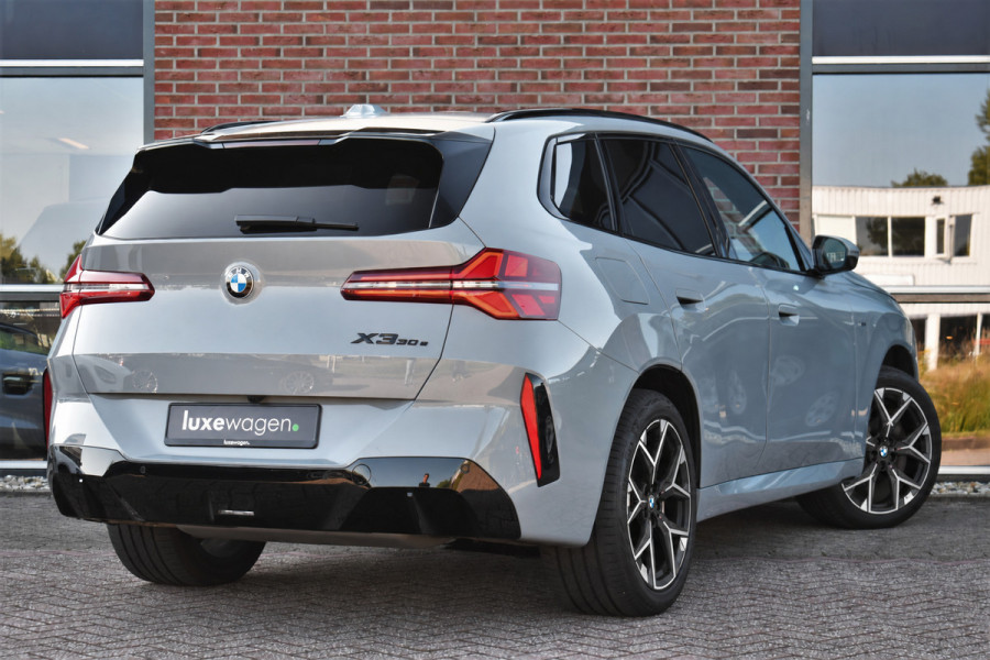 BMW X3 30e xDrive M-Sport Pano Trekhaak ACC H/K HUD 360 E-zetels