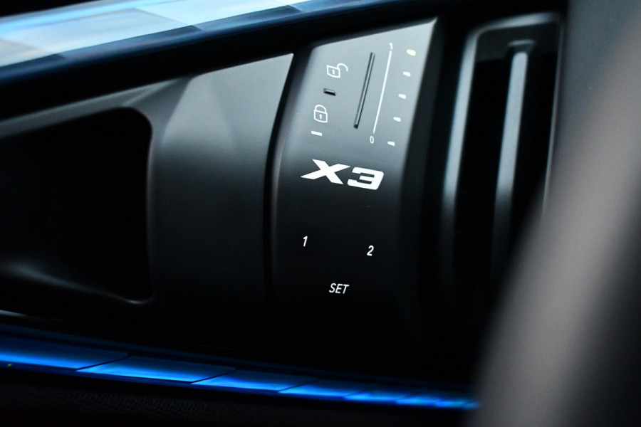 BMW X3 30e xDrive M-Sport Pano Trekhaak ACC H/K HUD 360 E-zetels