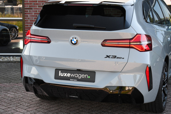 BMW X3 30e xDrive M-Sport Pano Trekhaak ACC H/K HUD 360 E-zetels