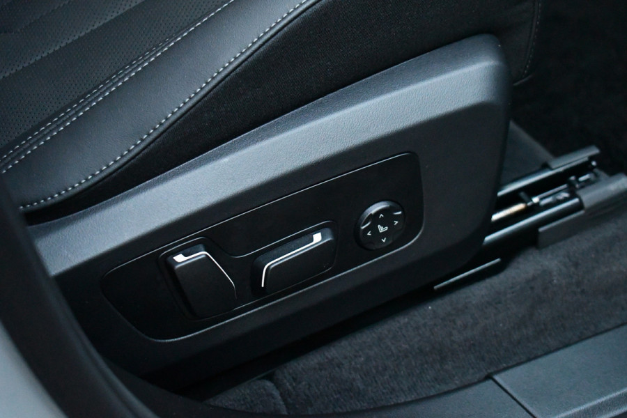 BMW X3 30e xDrive M-Sport Pano Trekhaak ACC H/K HUD 360 E-zetels