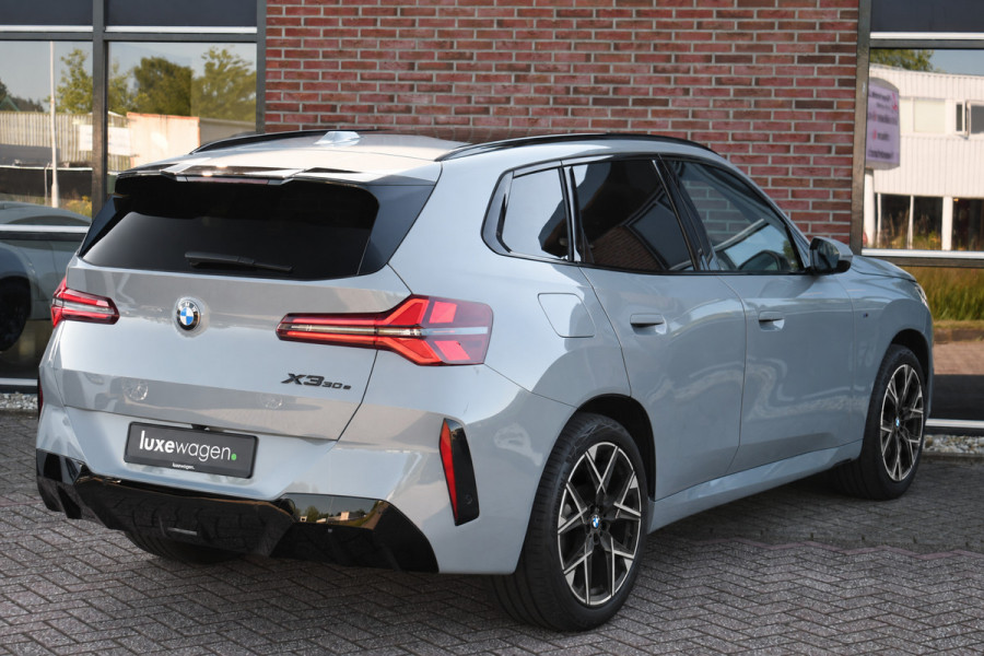 BMW X3 30e xDrive M-Sport Pano Trekhaak ACC H/K HUD 360 E-zetels
