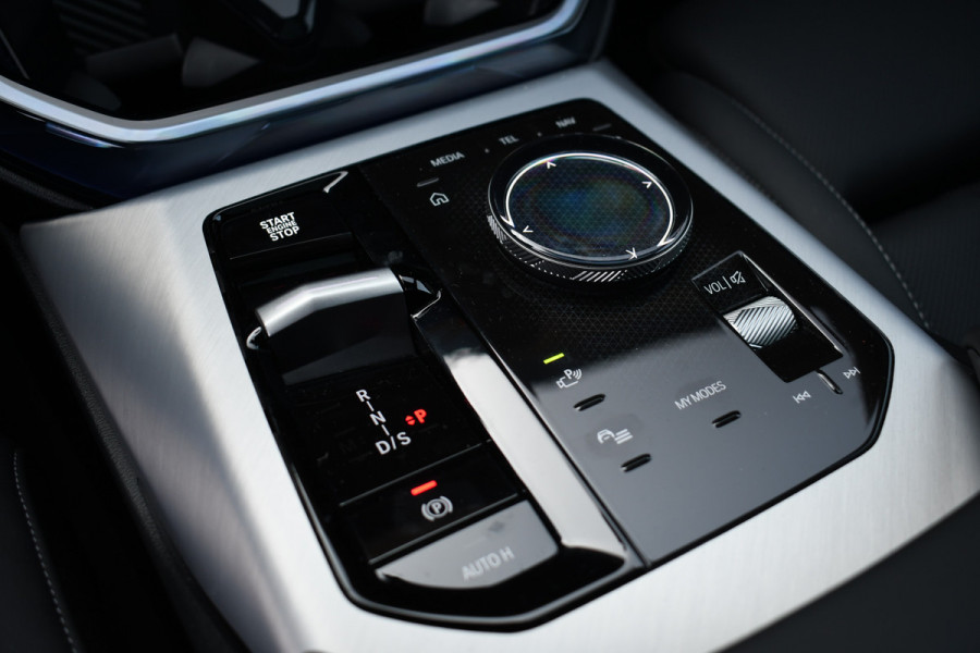 BMW X3 30e xDrive M-Sport Pano Trekhaak ACC H/K HUD 360 E-zetels