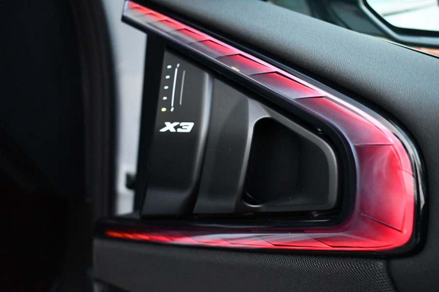 BMW X3 30e xDrive M-Sport Pano Trekhaak ACC H/K HUD 360 E-zetels