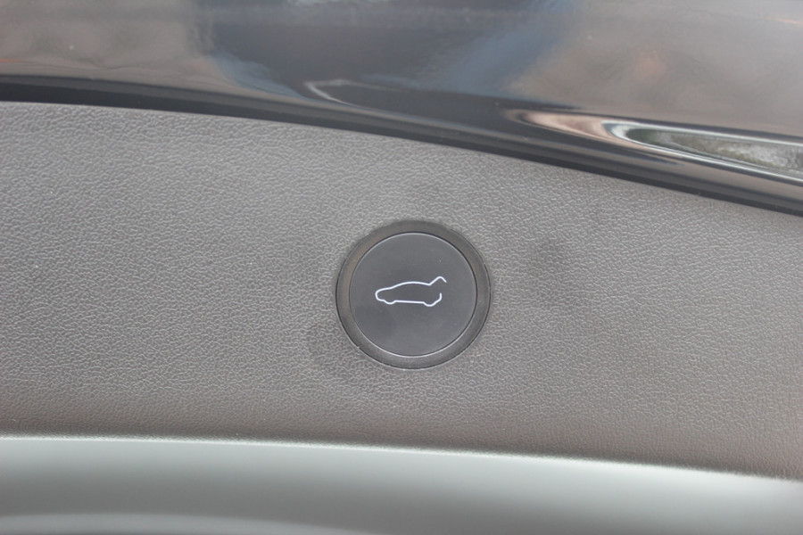 Tesla Model 3 Performance AWD 75 kWh / 1e Eign. / FACELIFT / Autopilot / Panoramadak / Camera / Leder / 20'' / Leder / Premium Audio / Warmtepomp