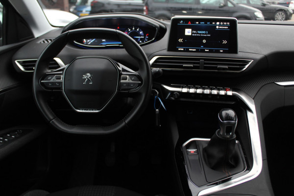 Peugeot 3008 1.2 PureTech Allure / Trekhaak / CarPlay / Parkeerhulp V+A / 17'' / Cruise Control