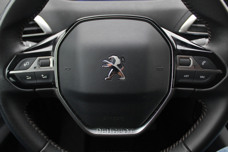 Peugeot 3008 1.2 PureTech Allure / Trekhaak / CarPlay / Parkeerhulp V+A / 17'' / Cruise Control