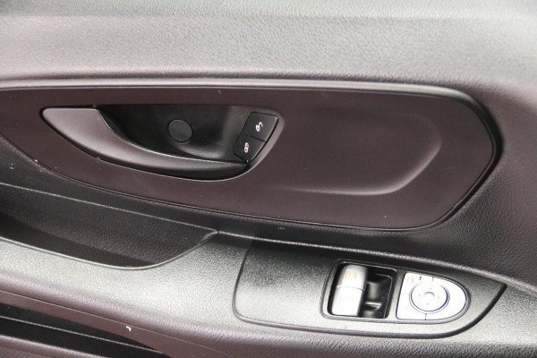 Mercedes-Benz Vito 114 CDI AUTOMAAT IMPERIAAL TREKHAAK Mercedes-Benz Vito 114 CDI 114 CDI AUTOMAAT IMPERIAAL TREKHAAK