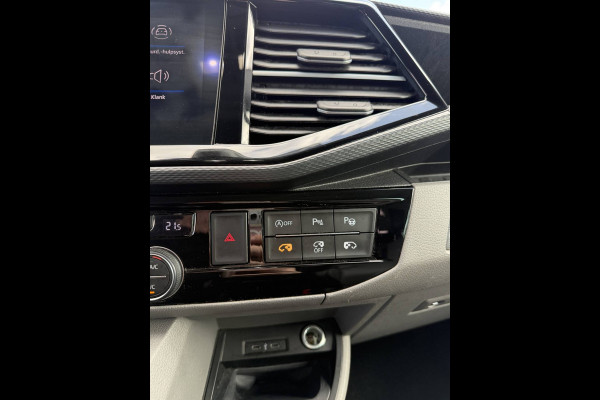 Volkswagen Transporter 2.0 TDI L2H1 30 DC Caravelle Virtual, Adaptieve Cruise, Camera, 2 x Electrische deur, 199pk, LED, Leder, Clima, Stoelverwarming, Carplay, Automaat, Uniek!