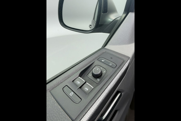 Volkswagen Transporter 2.0 TDI L2H1 30 DC Caravelle Virtual, Adaptieve Cruise, Camera, 2 x Electrische deur, 199pk, LED, Leder, Clima, Stoelverwarming, Carplay, Automaat, Uniek!