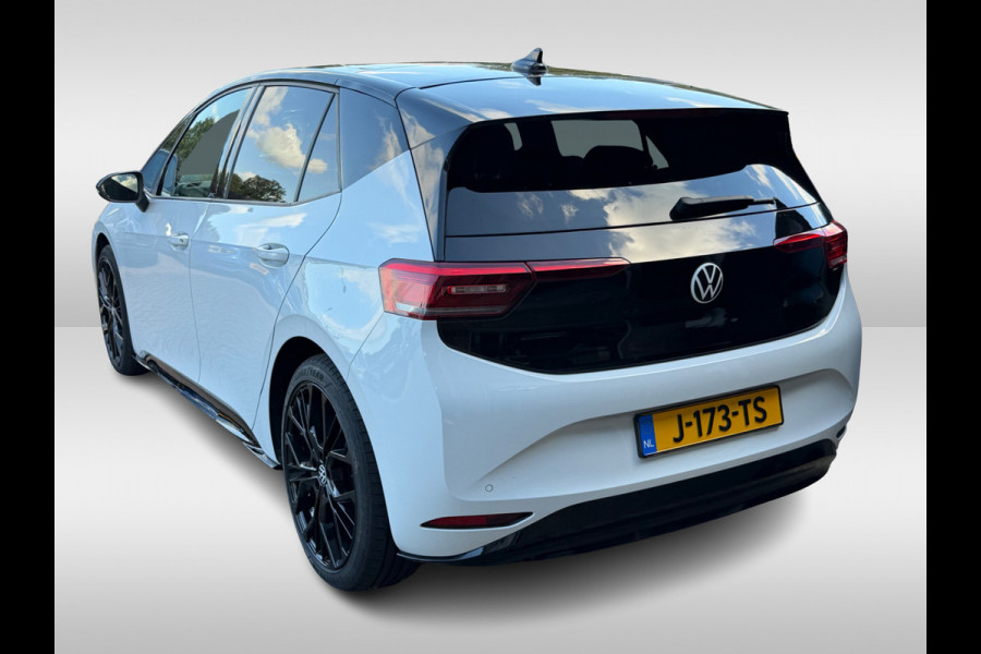 Volkswagen ID.3 First Max 58 kWh / SOH 92,3% / Full option! / Panoramadak / Camera / Head-up / Keyless / 20'' / ACC / Dodehoek / Elektr. stoelen / Massage / Navigatie / Stuurverwarming
