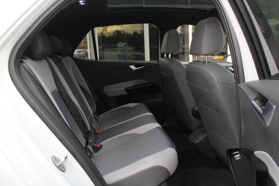 Volkswagen ID.3 First Max 58 kWh / SOH 92,3% / Full option! / Panoramadak / Camera / Head-up / Keyless / 20'' / ACC / Dodehoek / Elektr. stoelen / Massage / Navigatie / Stuurverwarming
