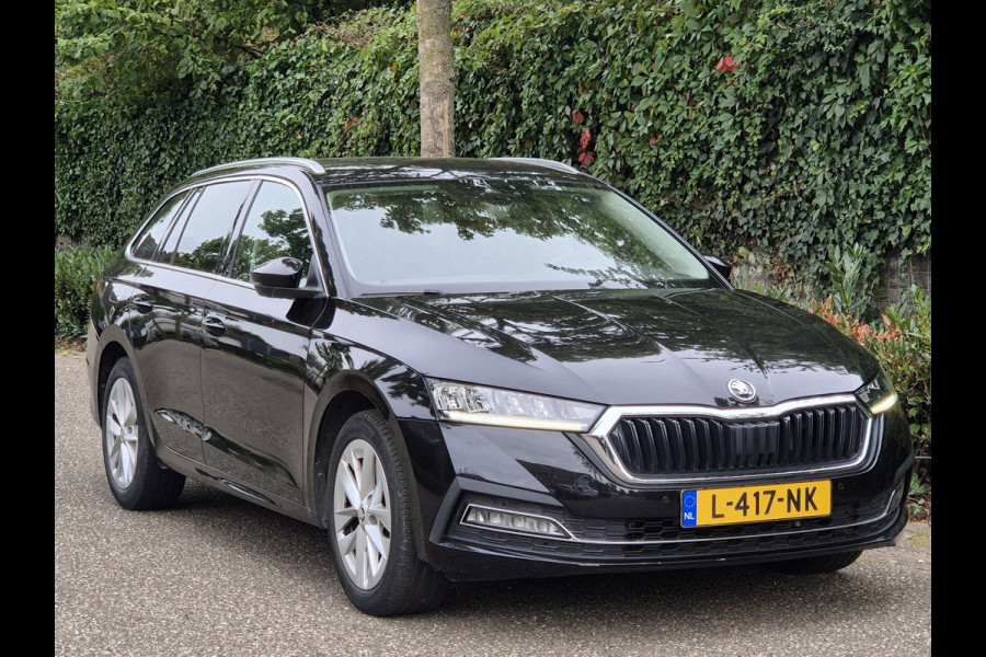 Škoda Octavia Combi e-TSI Business Edition Automaat CarPlay ACC Adaptieve Cruise LED LM Velgen NAP 1.0 e-TSI Business Edition