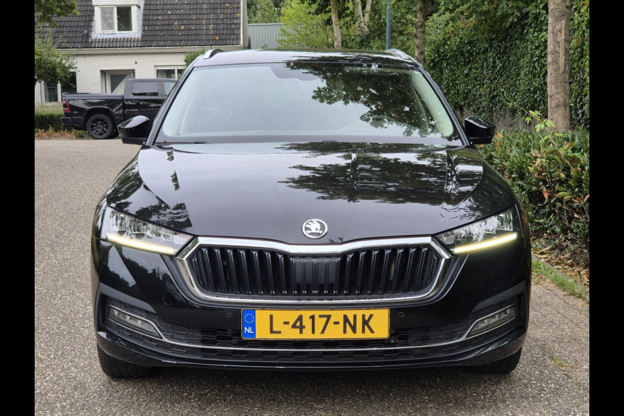Škoda Octavia Combi e-TSI Business Edition Automaat CarPlay ACC Adaptieve Cruise LED LM Velgen NAP 1.0 e-TSI Business Edition