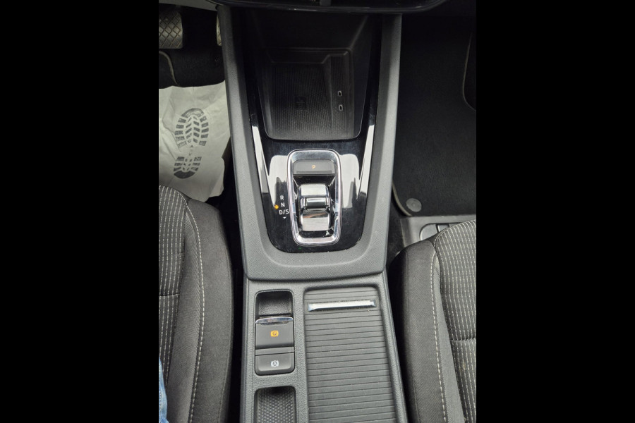 Škoda Octavia Combi e-TSI Business Edition Automaat CarPlay ACC Adaptieve Cruise LED LM Velgen NAP 1.0 e-TSI Business Edition