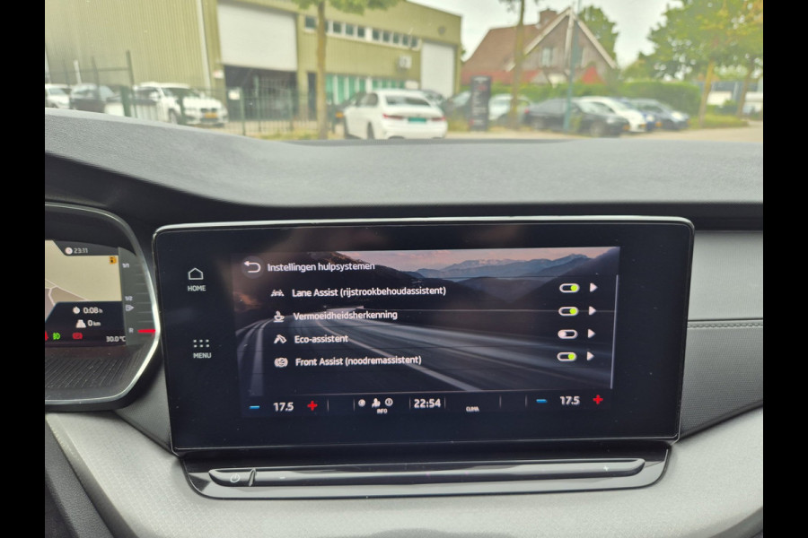 Škoda Octavia Combi e-TSI Business Edition Automaat CarPlay ACC Adaptieve Cruise LED LM Velgen NAP 1.0 e-TSI Business Edition
