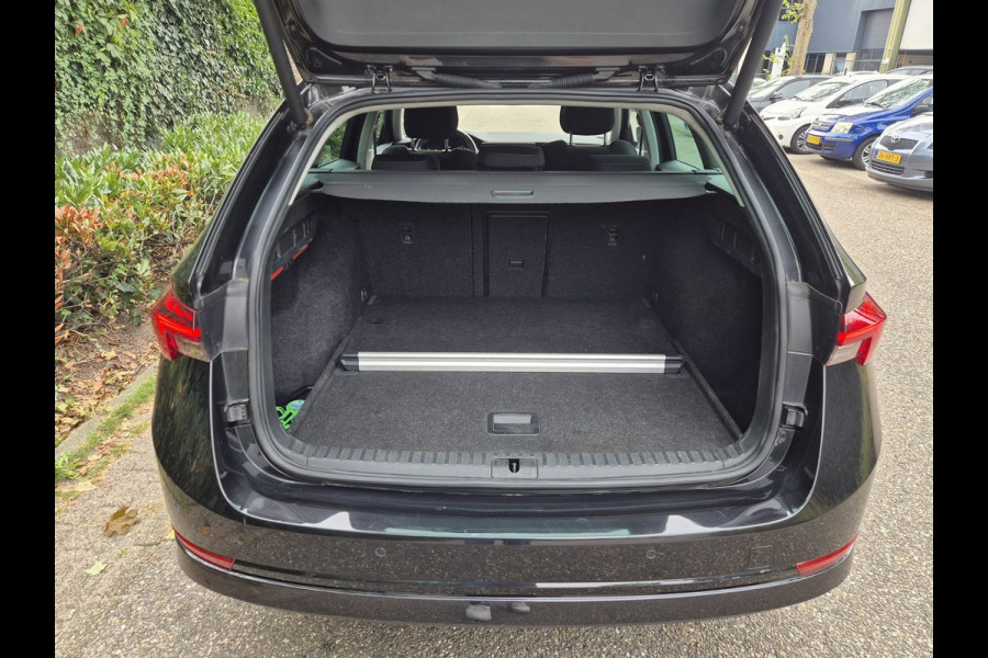 Škoda Octavia Combi e-TSI Business Edition Automaat CarPlay ACC Adaptieve Cruise LED LM Velgen NAP 1.0 e-TSI Business Edition