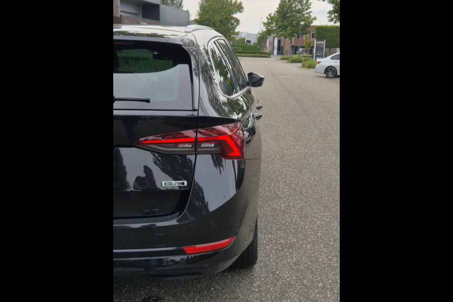 Škoda Octavia Combi e-TSI Business Edition Automaat CarPlay ACC Adaptieve Cruise LED LM Velgen NAP 1.0 e-TSI Business Edition