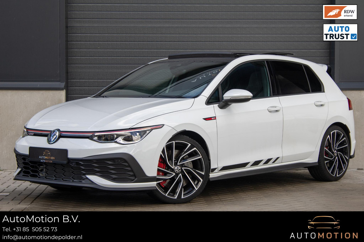 Volkswagen Golf 2.0 TSI GTI Clubsport PANO CAMERA IQ LIGHTS STOELVERWARMING 19 INCH SFEER