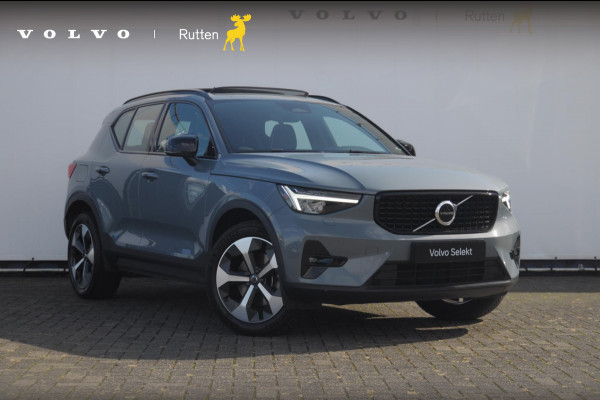 Volvo XC40 B3 177PK Automaat Plus Dark / Panoramadak / Elektrische stoelen / Harman Kardon audio / BLIS / Adaptieve cruise control / Parkeersensoren met camera / Elektrische achterklep / Stoel - en stuurwielverwarming